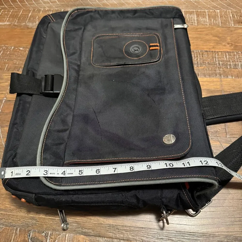 Targus Rugged Laptop Messenger Bag Computer Case Padded Air Mesh Briefcase